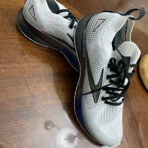 Brooks Men's Levitate StealthFit 5 Running Shoes